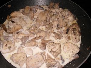 pollo alla crema con funghi