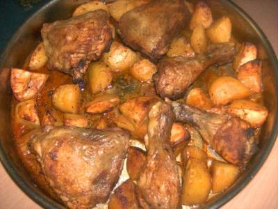 kuřecí stehna s brambory v troubě
