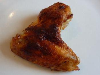 gotować skrzydełka z kurczaka w wolnym naczyniu