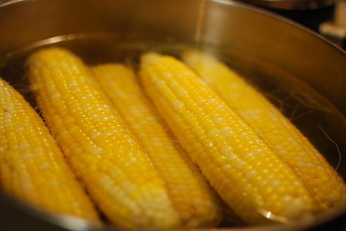 jak gotować kukurydzę w szybkowarze