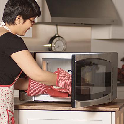 kako kuhati cmoke v mikrovalovni pečici