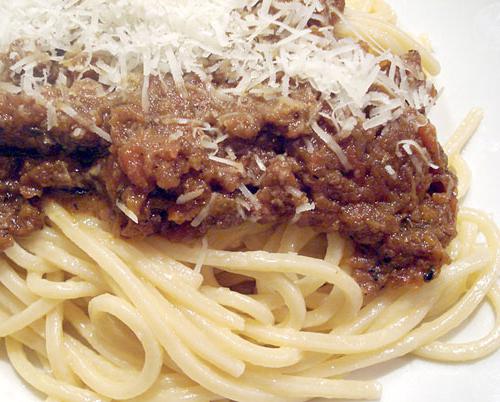 pasta con spaghetti tritati
