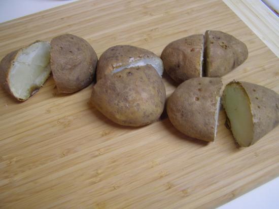 jak vařit brambory v uniformě
