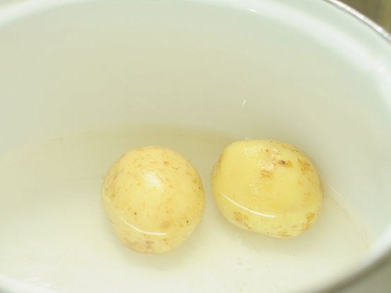 Како се кува кромпир у лонцу