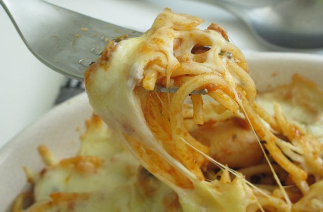 špagete sa sirom