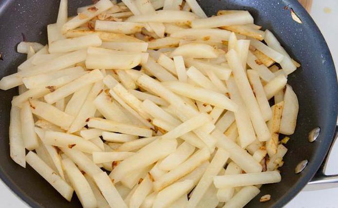 как да нарежете картофите на ленти за пържене