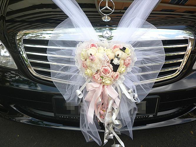 dekoracja ślubnego tiulu samochodowego