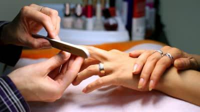 come fare una manicure