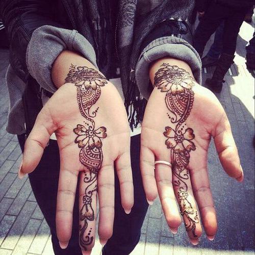 come disegnare l'henné sulla mano