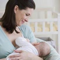 kako nahraniti novorojenčka