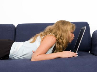 Kako flertovati s djevojkom na internetu