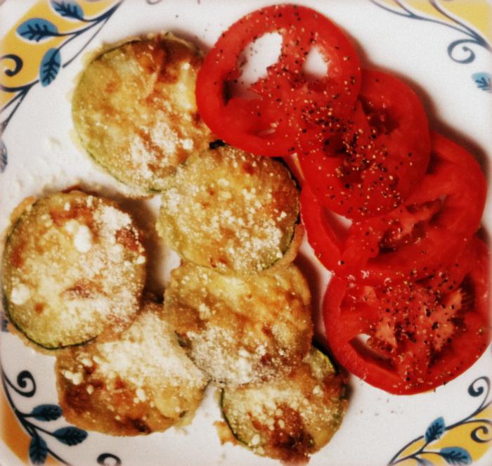 zucchine con pomodori e aglio