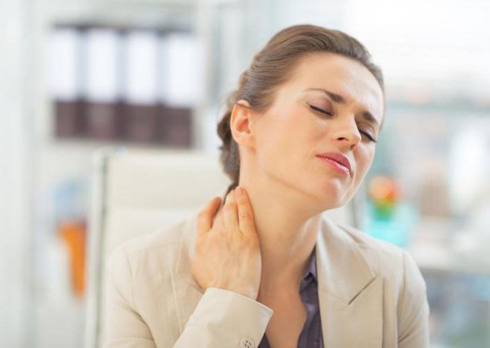 kako odstraniti greben okoli vratu