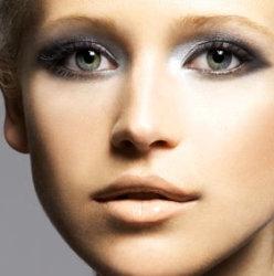 make-up pro šedé oči