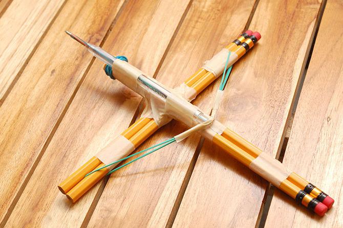 kako narediti samostrel iz svinčnikov