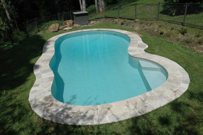 bazénu vyrobeného z polypropylenového plechu