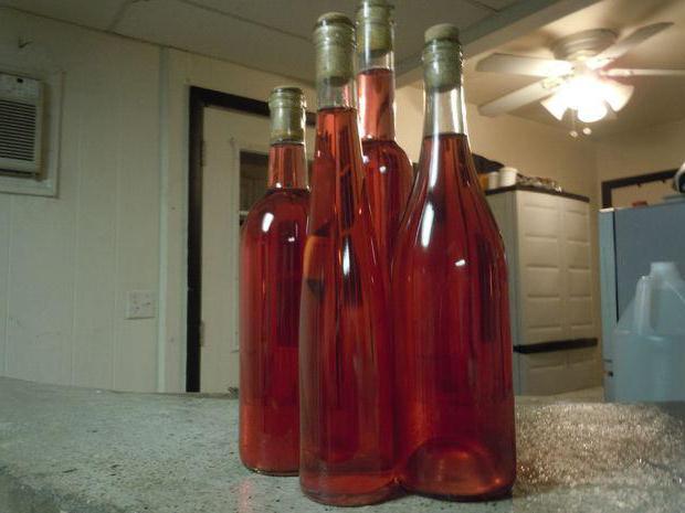 Jak vyrobit domácí víno z fermentovaného džemu