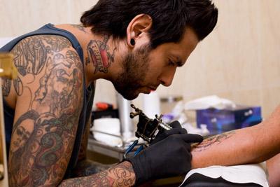Како направити тетоважу