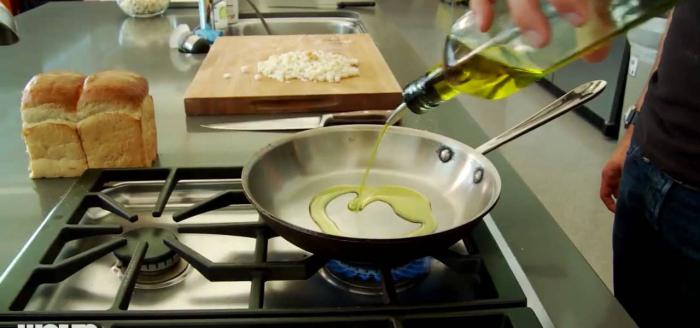 jak dělat krutony s česnekem