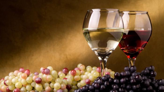 как се прави вино от касис
