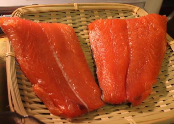 jak marynować czerwone ryby w domu