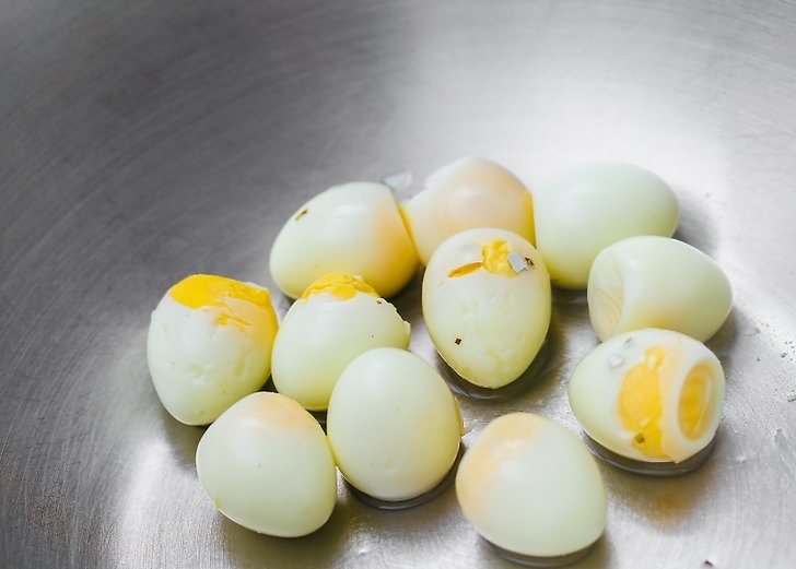 jak rychle vyčistit křepelčí vejce
