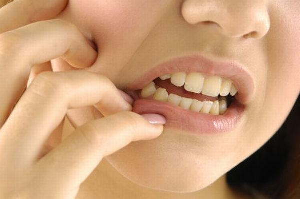 jak złagodzić ból zęba w domu