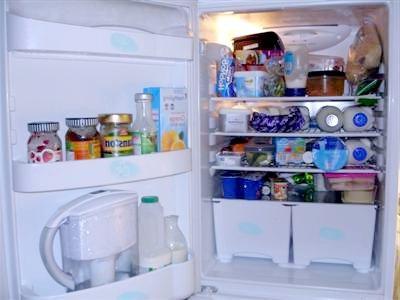 kako odstraniti vonj iz hladilnika