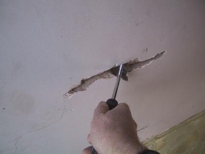 Jak utěsnit trhlinku ve stěně
