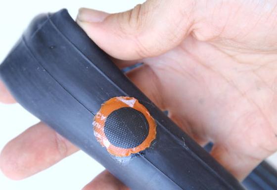 kako zapečatiti fotoaparat bicikla od sirove gume
