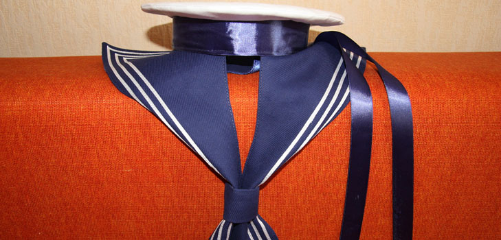 Mornarska obleka, izdelana po meri