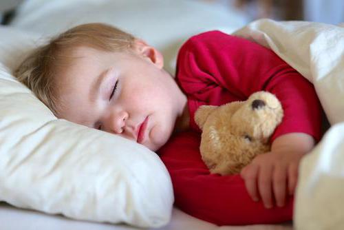 как да научим детето да спи независимо