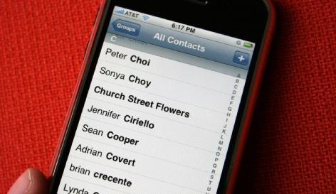 jak zapisywać kontakty w telefonie iPhone