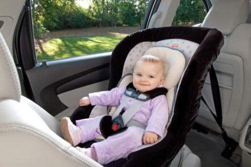 kako prenesti novorojenčka v avto