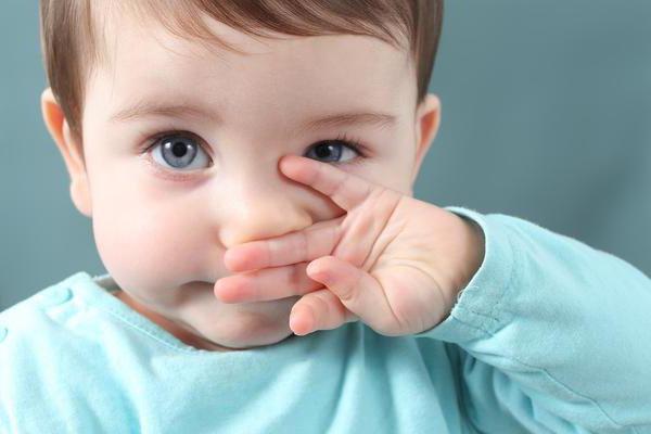како третирати цурење из носа код деце 2 године