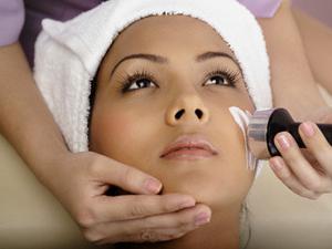 come rimuovere l'acne dal viso