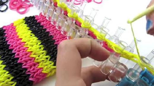 как да тъкат телефонни калъфи, изработени от гумени ленти на чудовищна опашка