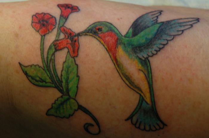 Татуировка на колибри