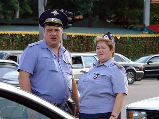 Policista s dívkou