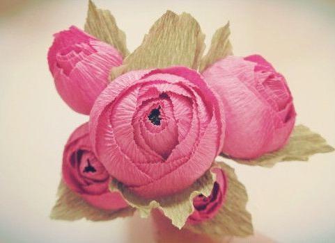 розови хартиени рози