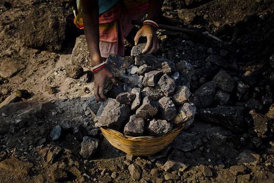 estrazione del minerale di ferro in india