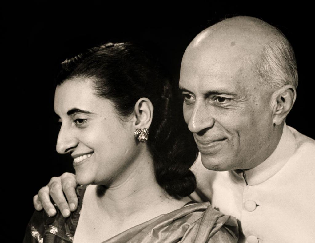 Indira Gandhi e Jawaharlal Nehru