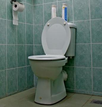 do-it-yourself WC mísa instalace