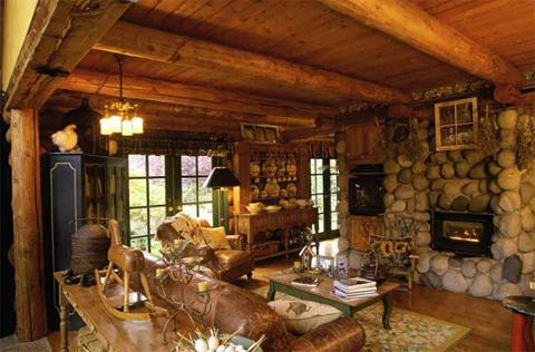 Interiér dřevěného domu fotografie