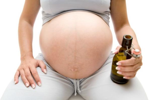Je nealkoholické pivo škodlivé těhotným ženám?