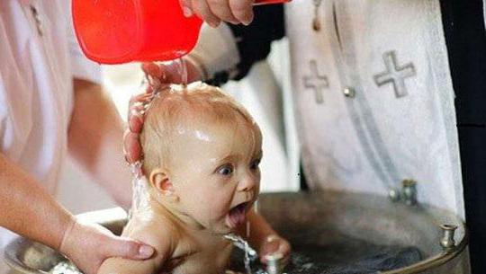 zakaj krstiti otroke