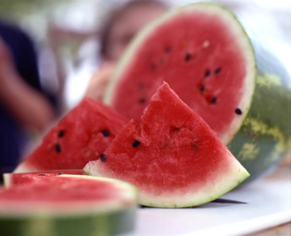Je škodlivé jíst meloun s kostí