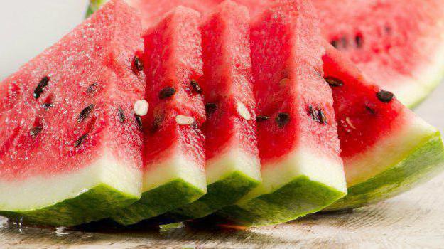Vodní melouny během těhotenských dávek a poškození