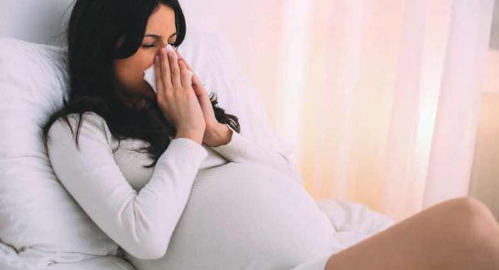 защо има носа по време на бременност