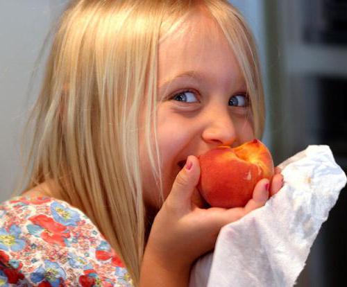 Výhody a poškození nektarinek pro děti